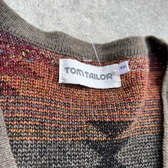 Men's Multicolor Patterned Sweater Vest - Picture 2 of 5